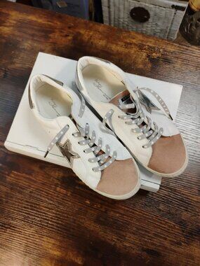 Vintage Havana Bianca Star Sneakers White Blush Silver Size 7.5
